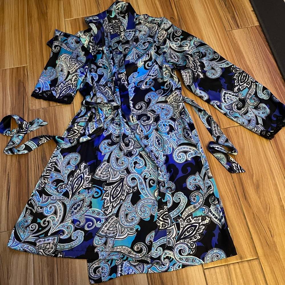 Silky Bathrobe / Kimono
